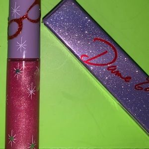 MAC LE Dame Edna Lipglass x2